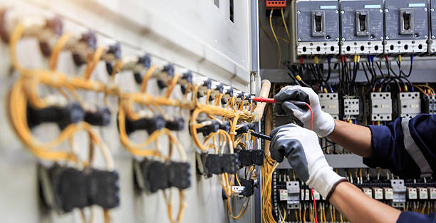 Professional Electrician technician working in Leitchfield, KY
